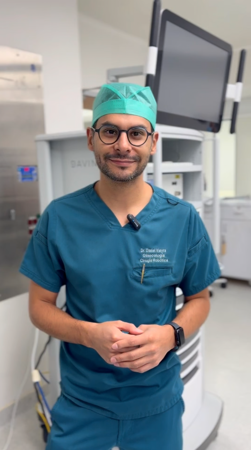 Dr. Vieyra en quirófano.